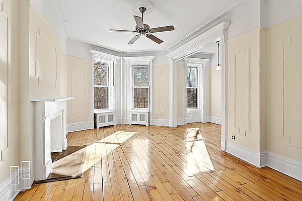 1st image of 346 6th Ave #2