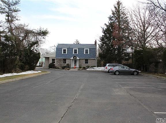 2nd image of 130 W Main St