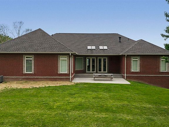 3rd image of 260 Stone Trace Ct