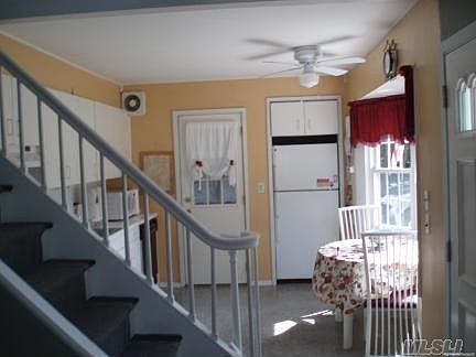4th image of 15 Crag Ln