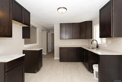 5th image of 1116 S Knox Ct
