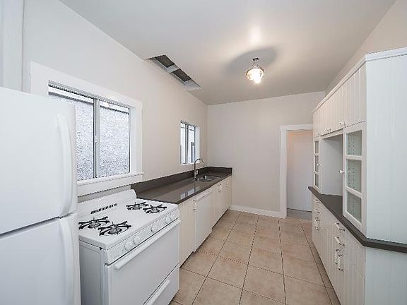 3rd image of 5327 2nd Ave #1