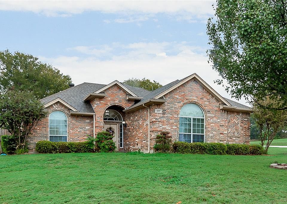 1st image of 207 Lakeaire Dr