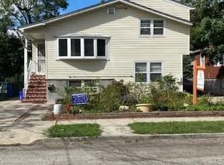 81 Edgewood Rd, Port Washington, NY 11050