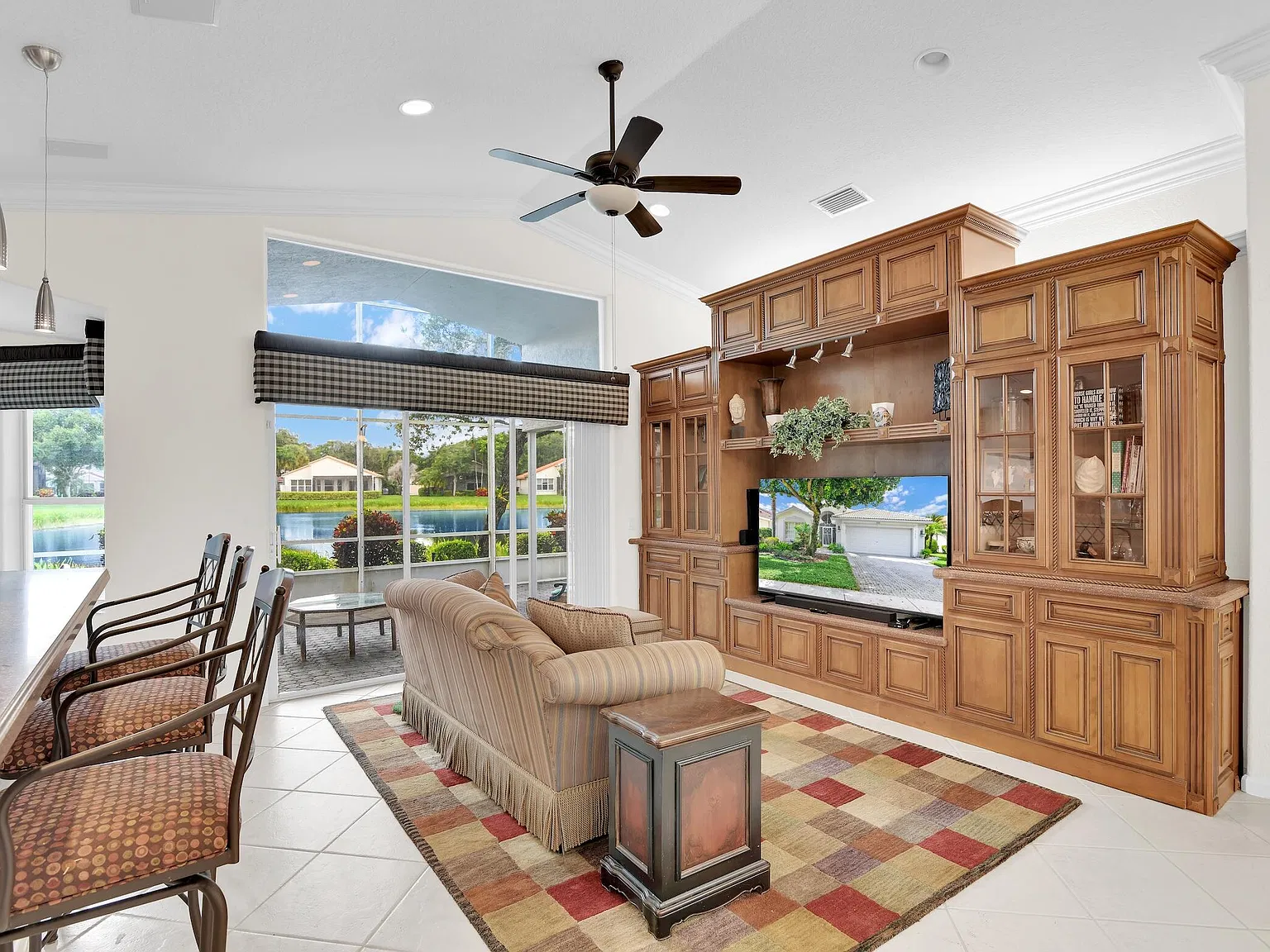 3 bed, 2.0 bath, 1779 sqft, $4,200 — Photo 4