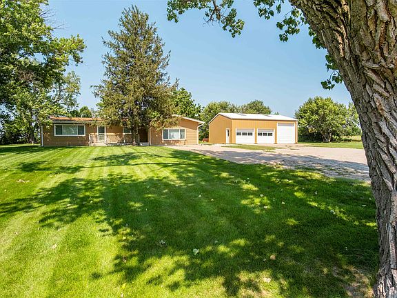 3rd image of 635 E Lochland Rd