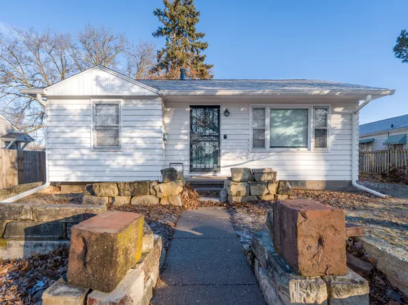 1910 W Pleasant St, Davenport, IA 52804