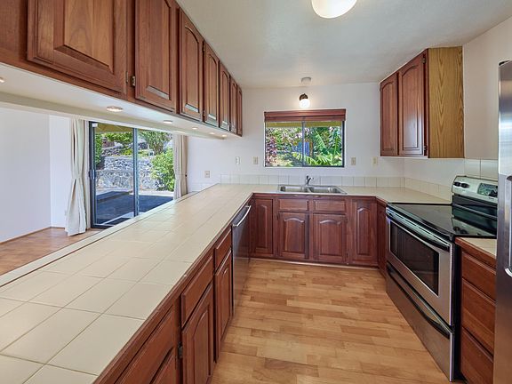 5th image of 560 Kuikahi Dr