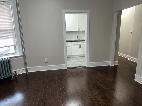 5th image of 9 Bentley Ave #5A