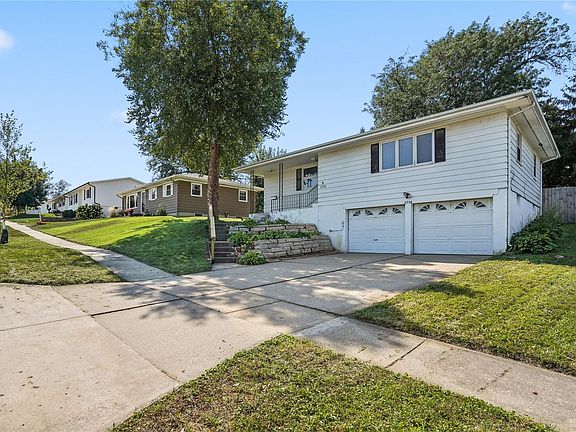 2nd image of 2750 Evelyn Dr SW
