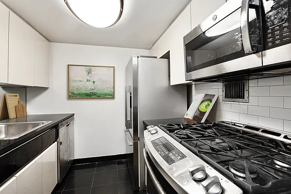 Rented by Vector New York, LLC | media 17