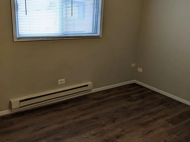 5642 W 107th St #2 BDRM — Photo 8
