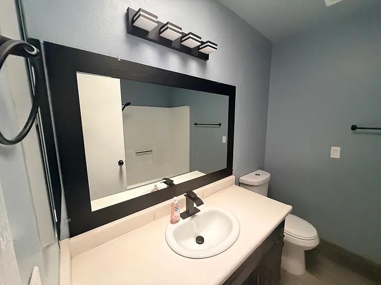8000 N Laurelglen Blvd #B — Photo 10