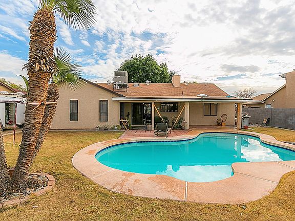 5th image of 8926 W Echo Ln