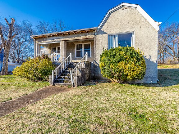 3rd image of 2917 Crescent Cir