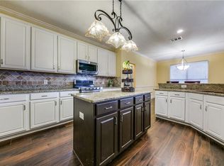 311 Holly Leaf Trl, Forney, TX 75126