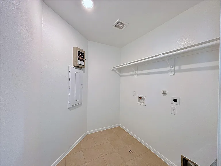 6034 Prince Place Dr — Photo 6