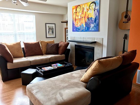 Living room (1st Floor)