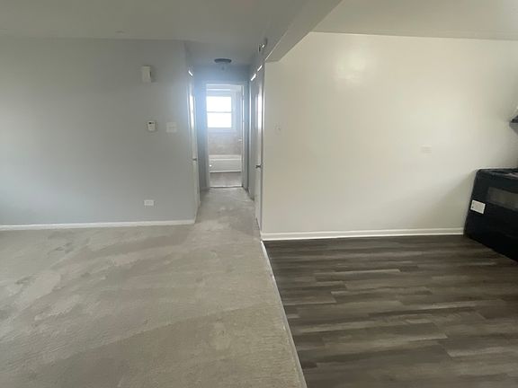 3rd image of 15012 Dorchester Ave APT 2E