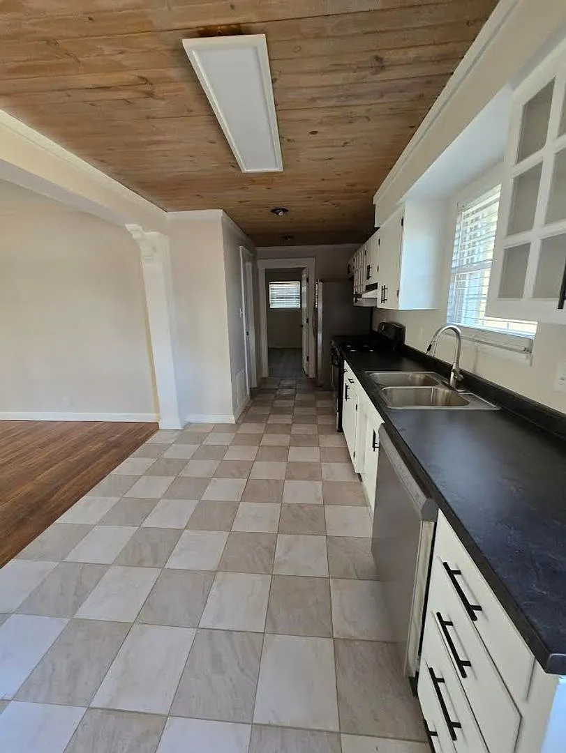 Spacious Two Bedroom Home Located IN Speedway, IN! — Photo 3