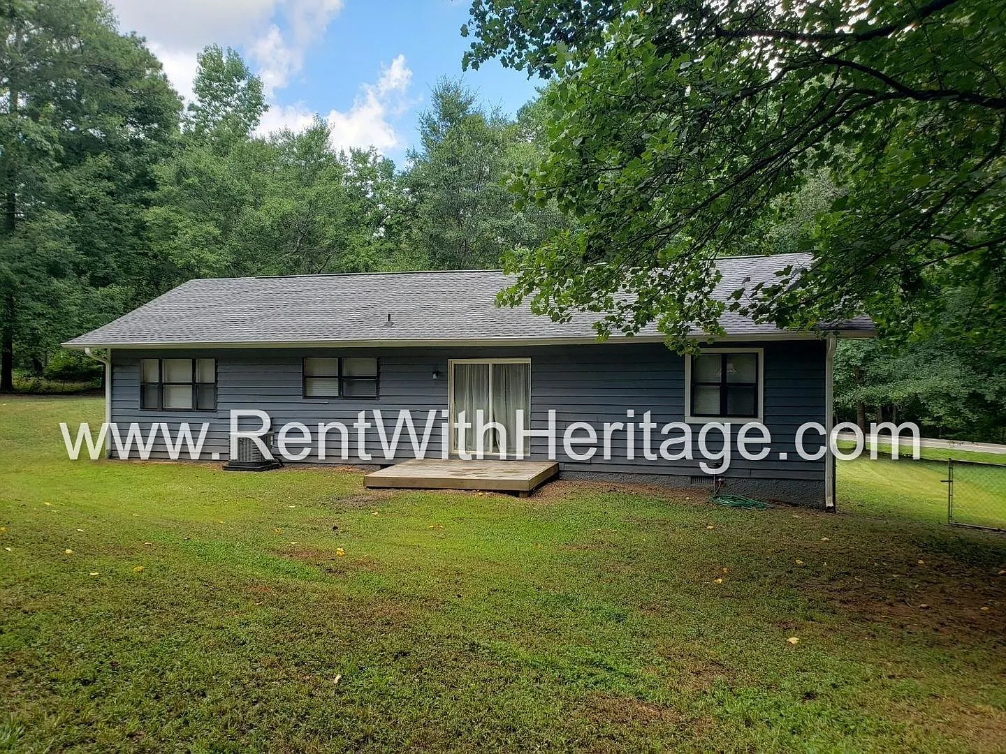 Wow!!..Gorgeous...Stepless Ranch...With All The Upgrades/ Great Location / Yard Maintenenace Incl... — Photo 4
