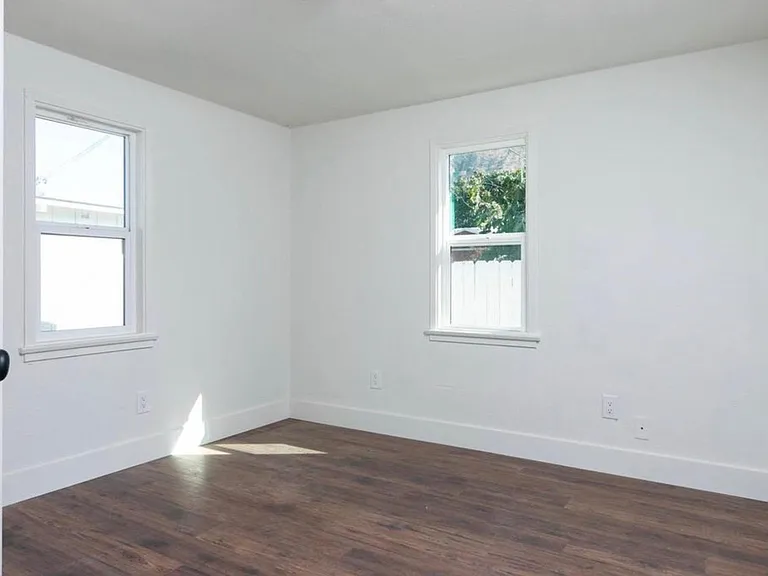 167 E Barnett St — Photo 4