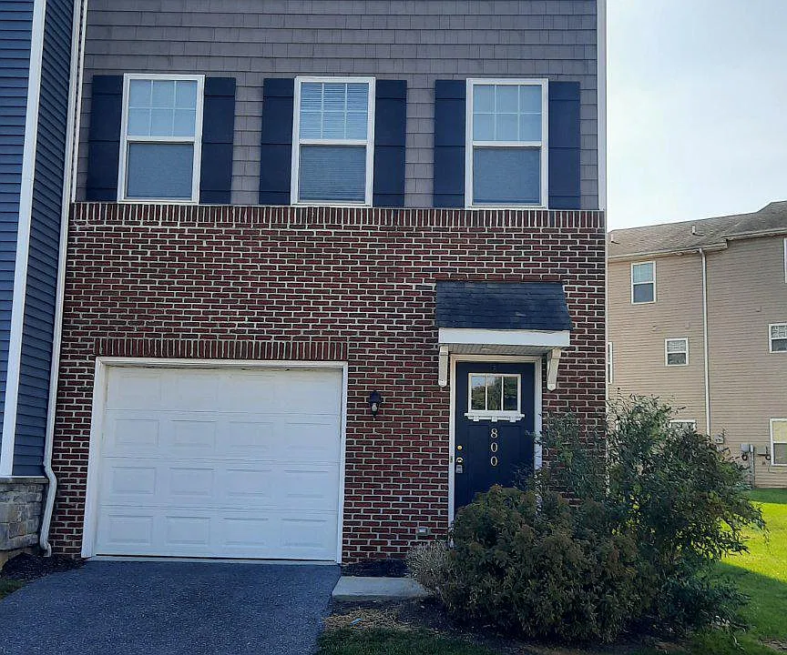 800 Admirals Quay Dr