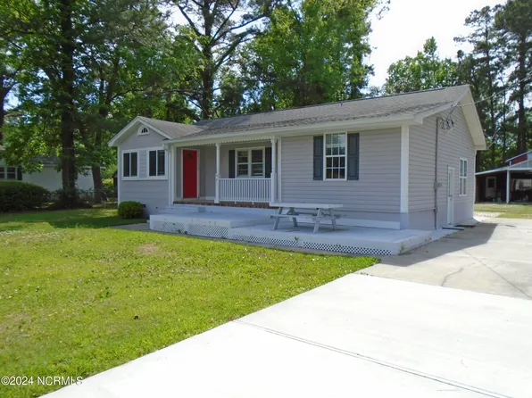 421 Clover Road, Wilmington, NC 28405