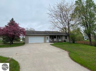 10200 Riley Rd, Interlochen, MI 49643