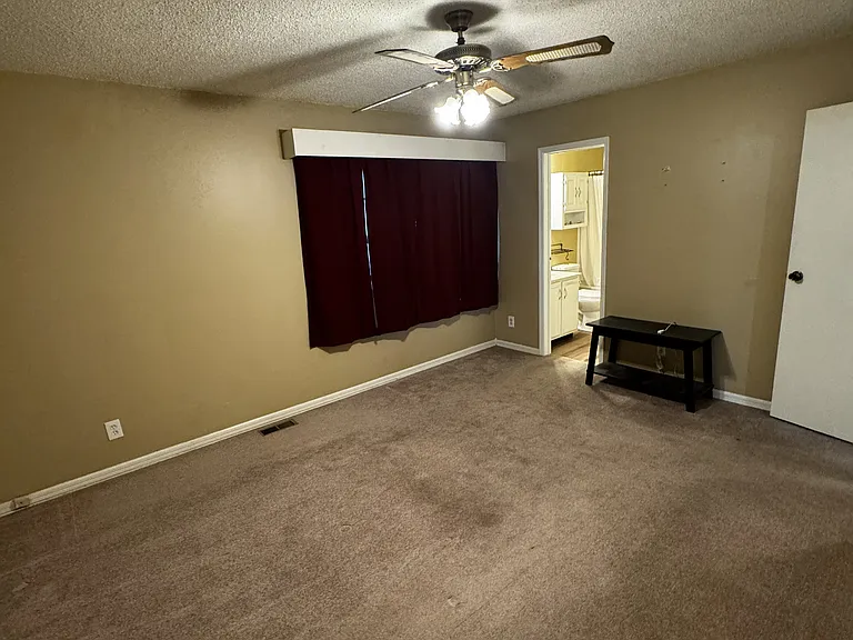5702 Kentford Cir — Photo 6