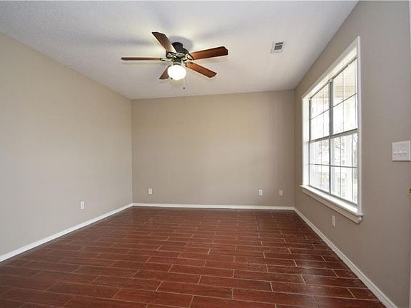 4th image of 2514 SE 4th St