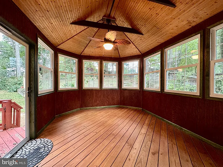 1017 Spain Dr — Photo 31