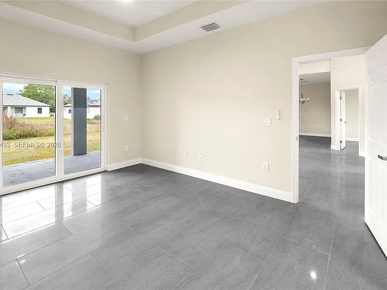 1043 Albert Ave — Photo 25