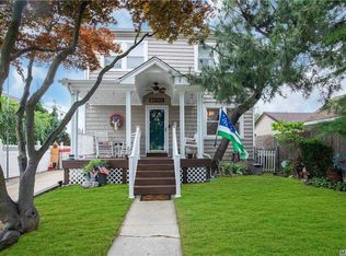 914 Adams Ave, Franklin Square, NY 11010
