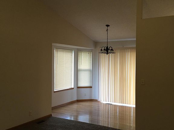 living/dining picture 