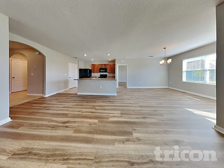 991 Summer Glen Dr — Photo 2