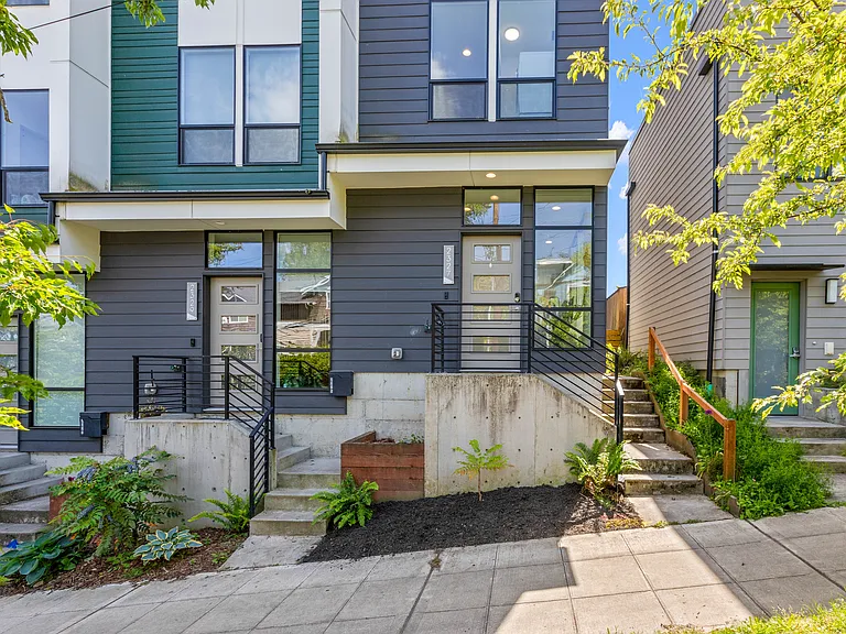 2327 E Denny Way — Photo 3