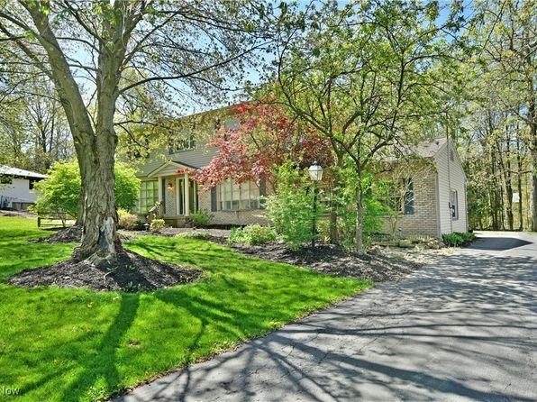 8676 Squirrel Hill Dr NE, Warren, OH 44484