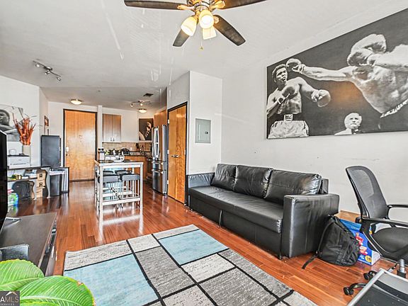 4th image of 898 Oak St SW Unit 1318