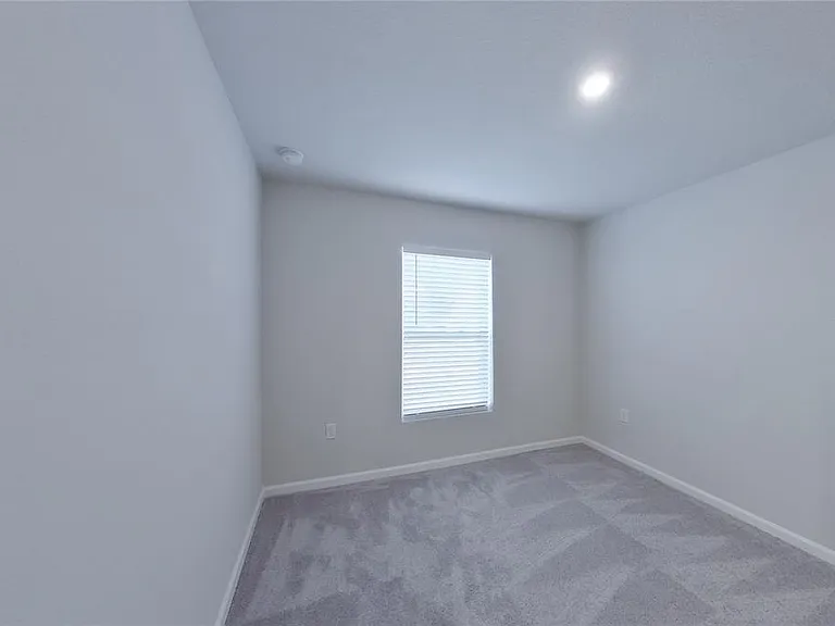1729 Nebraska Loop — Photo 8