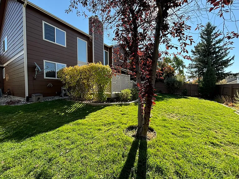8950 Rochester Dr — Photo 33