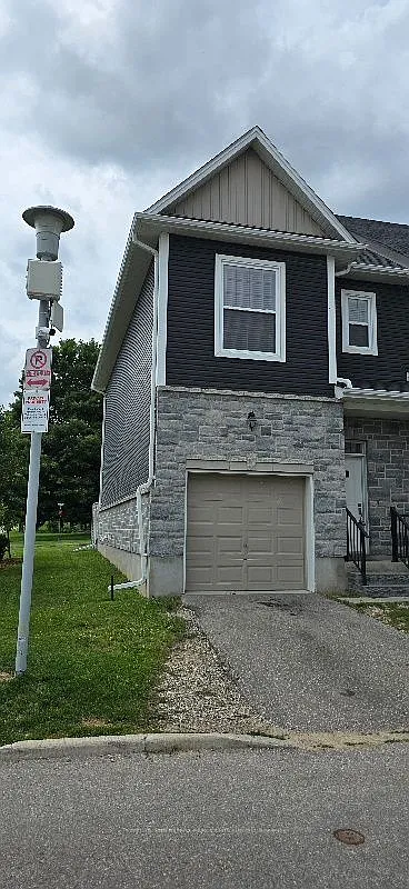 3 bed, $2,500 — Photo 2