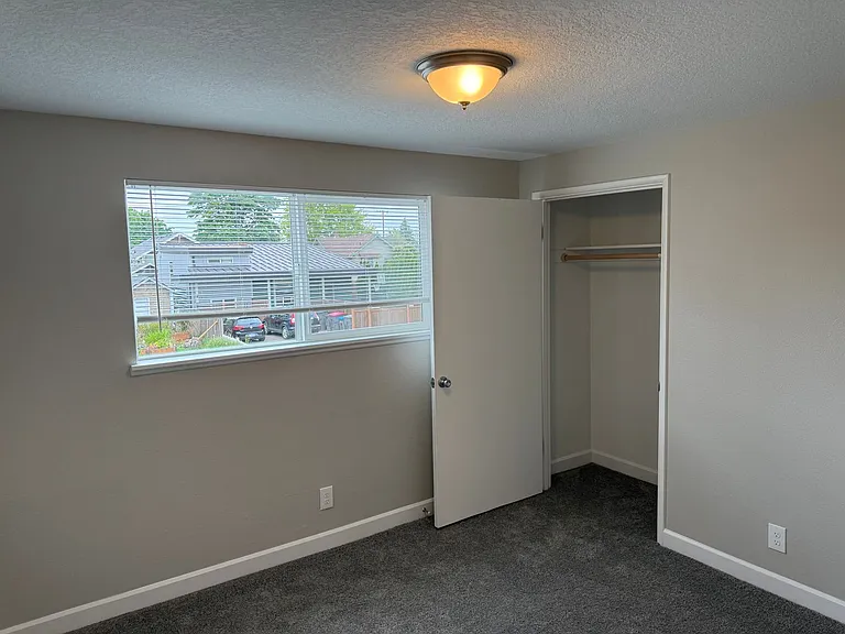 MAC CITY APARTMENTS — Photo 29