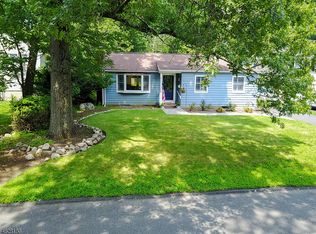33 Oswego Ave, Oakland, NJ 07436