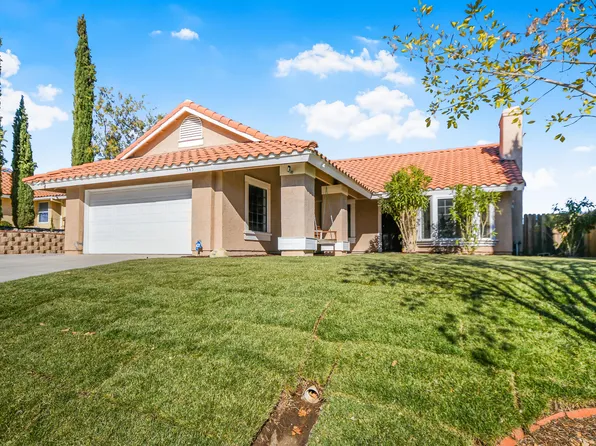 545 Rainbow Ter, Palmdale, CA 93551