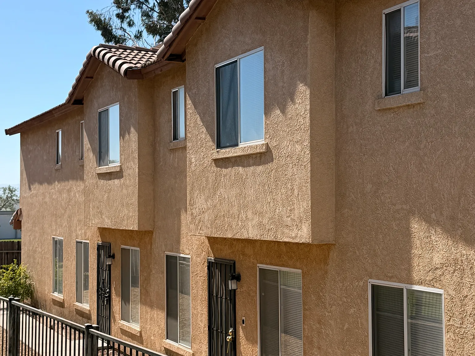 3 bed, 1070 sqft, $1,650 — Photo 1