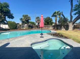 1940 McKinley Ave, Hanford, CA 93230
