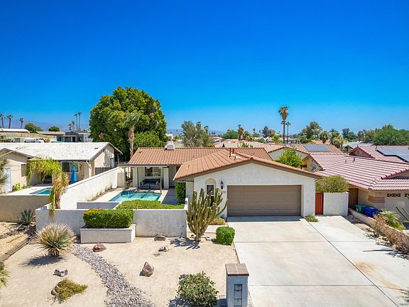 3rd image of 77655 California Dr