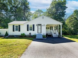 19 Bridle Bridge Rd, Windham, NH 03087