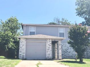 844 NW Summercrest Blvd, Burleson, TX 76028